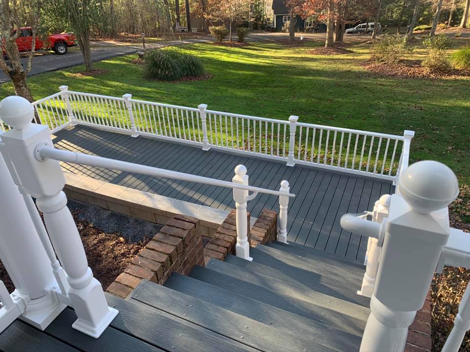 Trex deck with white vinyl railing
